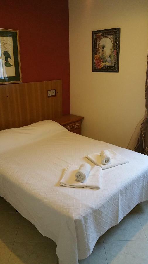 Sotel Valle Guadiaro ปูเอร์โบล นูเอโว เด กัวเดียโร ภายนอก รูปภาพ